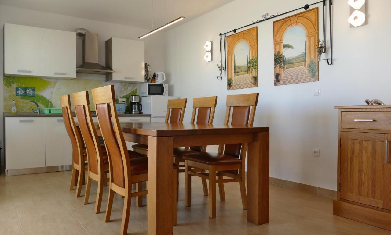 Apartments Le Mare - Pool, Sandstrand, Meerblick, W-Lan, Grill Privlaka  Kültér fotó